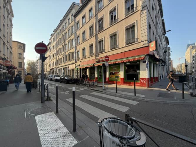 Local commercial · 90 m² · Fonds de commerce — photo 1