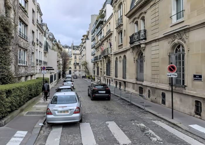 Local commercial · 141 m² · Cession de bail — photo 1