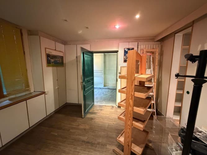 Local commercial · 36 m² · Location — photo 1