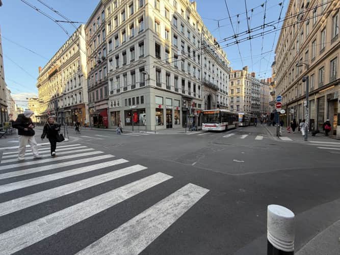 Local commercial · 51 m² · Cession de bail — photo 1
