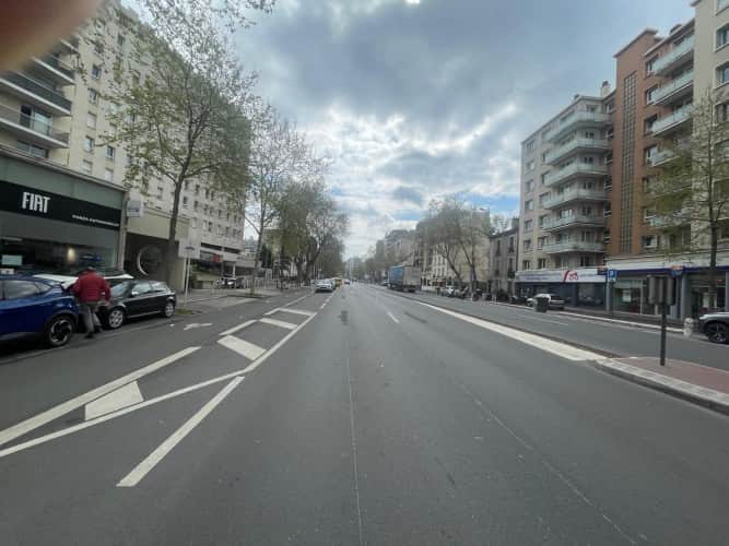 Local commercial · 350 m² · Cession de bail — photo 1