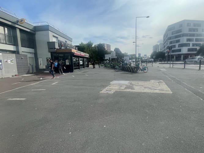 Local commercial · 156 m² · Cession de bail — photo 1