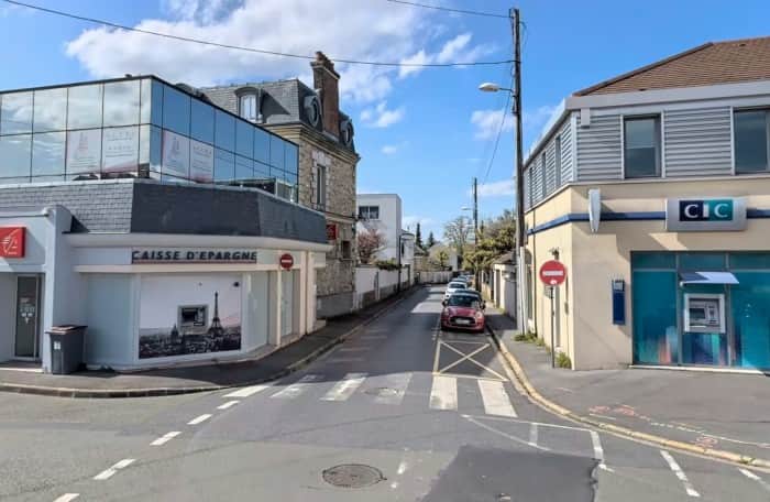 Local commercial · 110 m² · Location — photo 1
