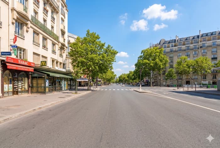 Local commercial · 30 m² · Location — photo 1