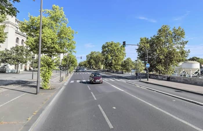 Local commercial · 230 m² · Location — photo 1