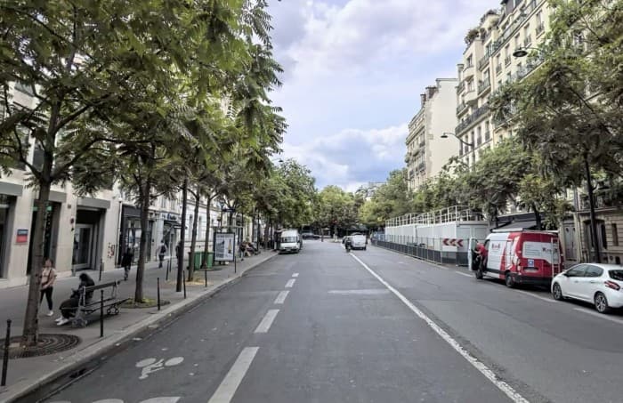 Local commercial · 76 m² · Location — photo 1