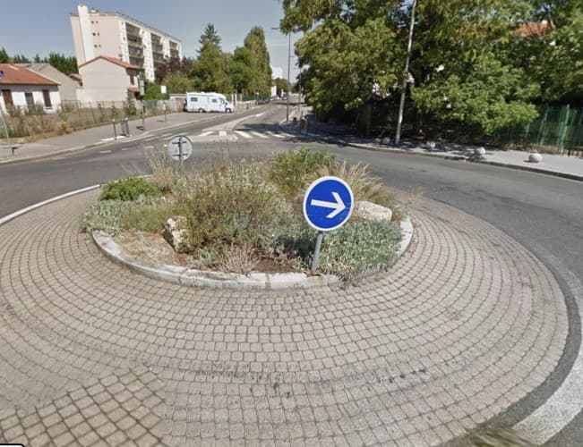 Local commercial · 300 m² · Location — photo 1