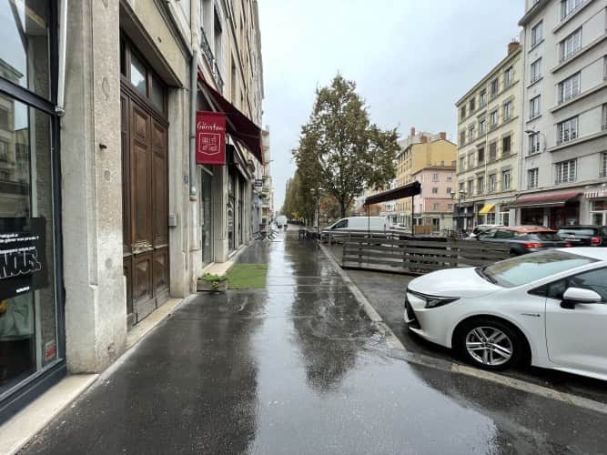 Local commercial · 92 m² · Cession de bail — photo 1