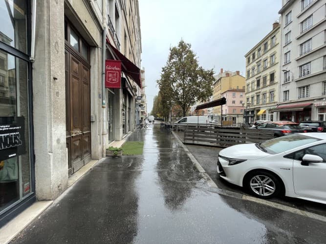 Local commercial · 92 m² · Cession de bail — photo 1