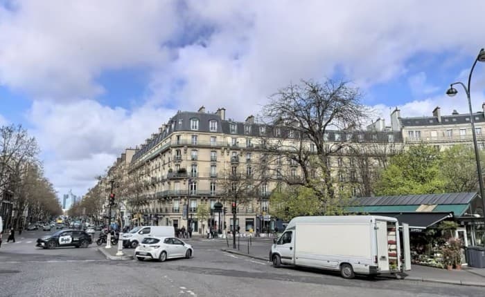 Local commercial · 70 m² · Location — photo 1