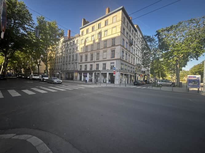 Local commercial · 70 m² · Cession de bail — photo 1