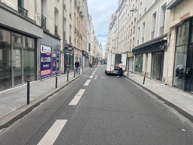 Local commercial · 84 m² · Location — photo 1