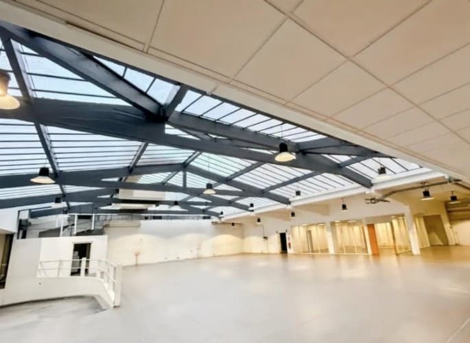 Local commercial · 770 m² · Location — photo 1
