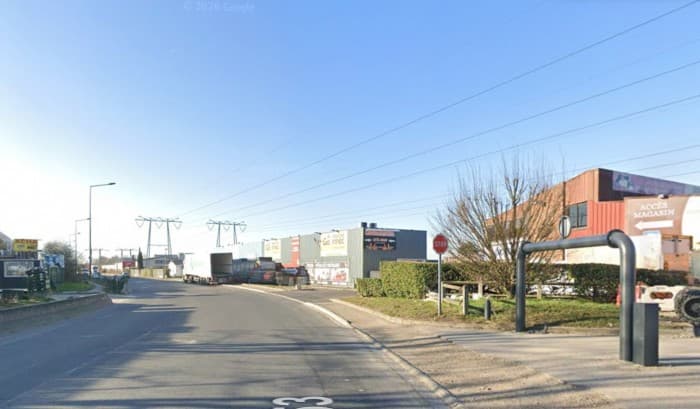 Local commercial · 1640 m² · Location — photo 1