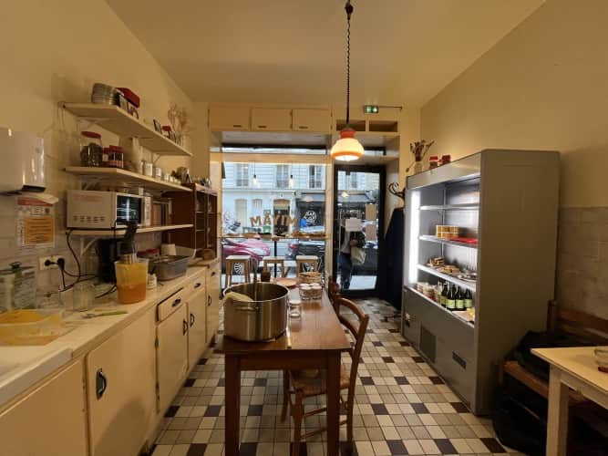 Local commercial · 105 m² · Location — photo 1