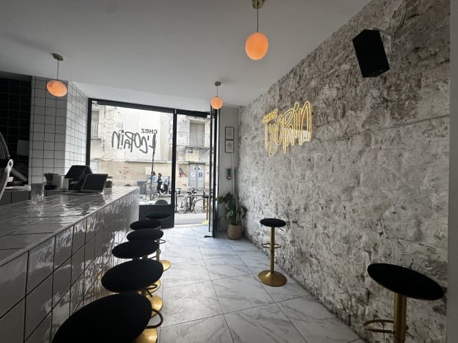Local commercial · 62 m² · Location — photo 1