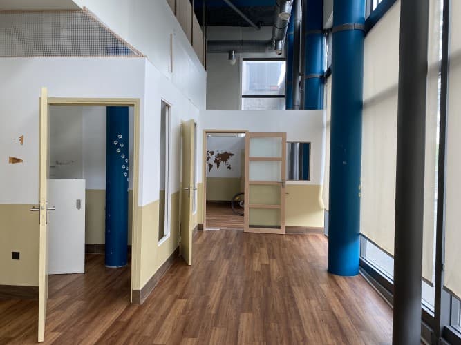 Local commercial · 152 m² · Location — photo 1