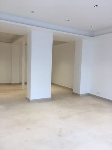Local commercial · 64 m² · Location — photo 1