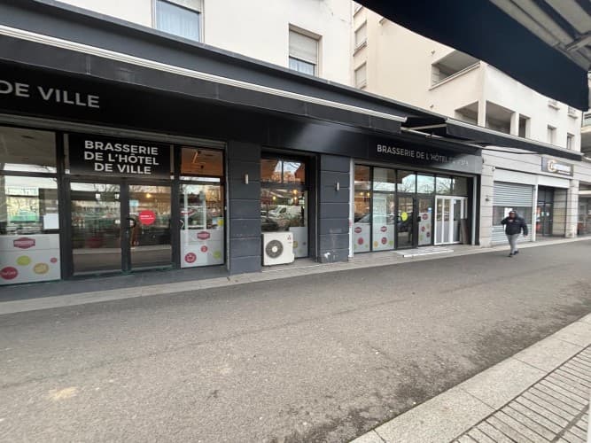 Local commercial · 250 m² · Cession de bail — photo 1