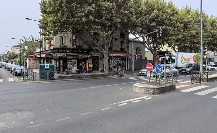 Local commercial · 189 m² · Location — photo 1