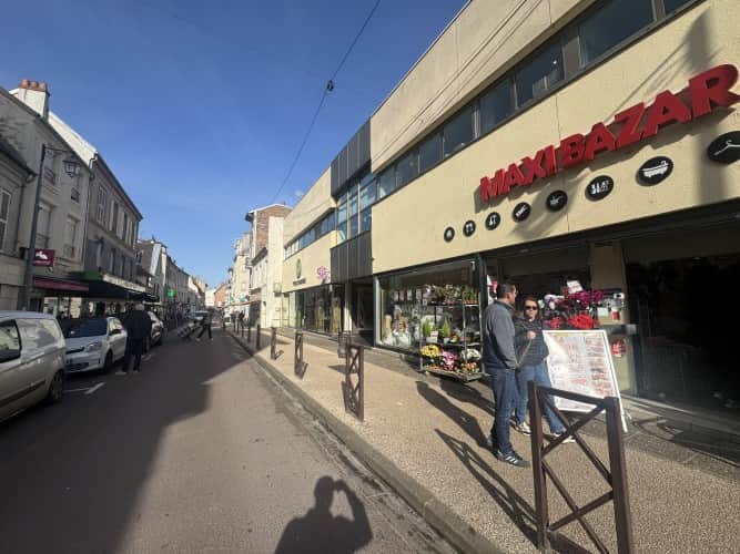 Local commercial · 66 m² · Location — photo 1