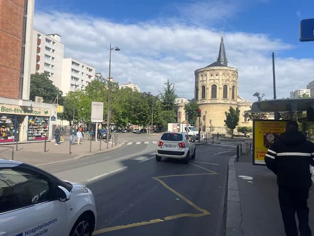 Local commercial · 141 m² · Location — photo 1