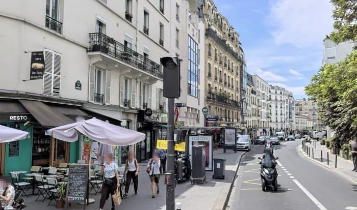 Local commercial · 325 m² · Location — photo 1