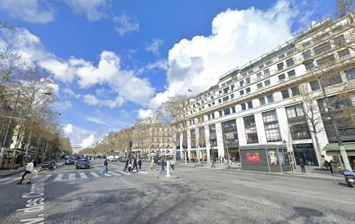 Local commercial · 420 m² · Location — photo 1