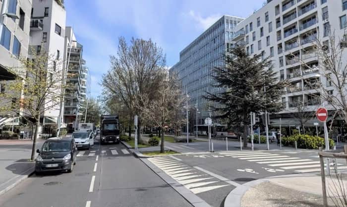 Local commercial · 254 m² · Location — photo 1