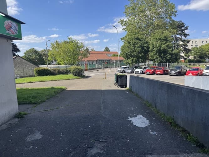 Local commercial · 180 m² · Fonds de commerce — photo 1