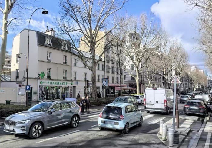 Local commercial · 90 m² · Location — photo 1