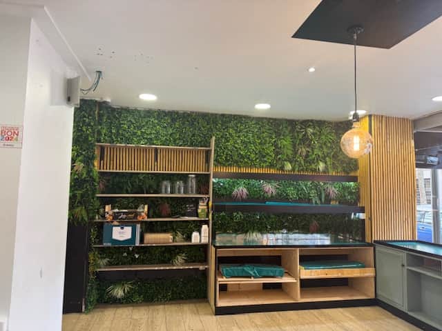 Local commercial · 76 m² · Location — photo 1