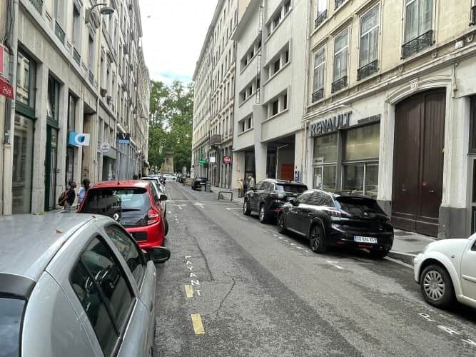 Local commercial · 80 m² · Cession de bail — photo 1