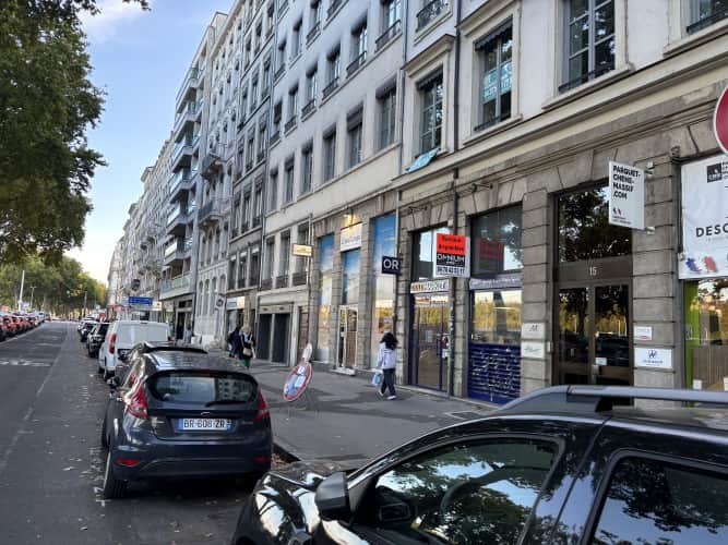 Local commercial · 70 m² · Cession de bail — photo 1