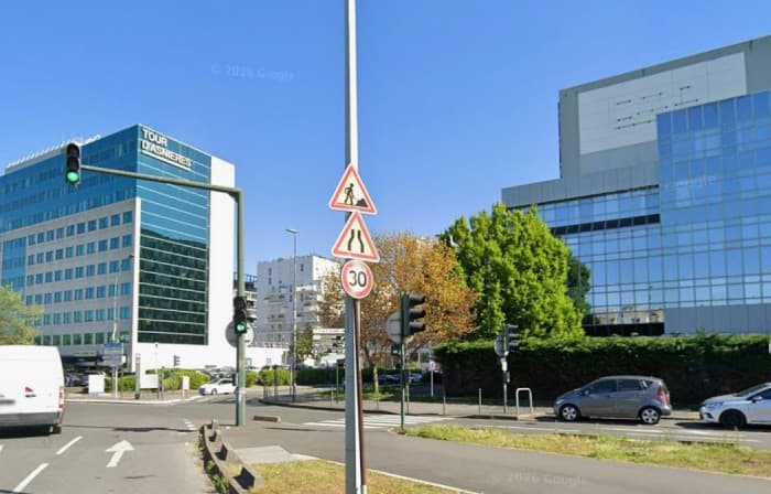 Local commercial · 174 m² · Location — photo 1