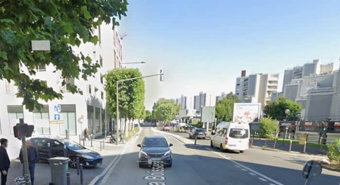 Local commercial · 153 m² · Location — photo 1