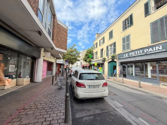 Local commercial · 200 m² · Cession de bail — photo 1