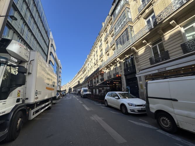 Local commercial · 1265 m² · Location — photo 1