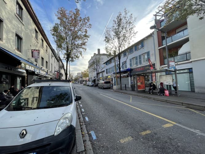 Local commercial · 138 m² · Cession de bail — photo 1