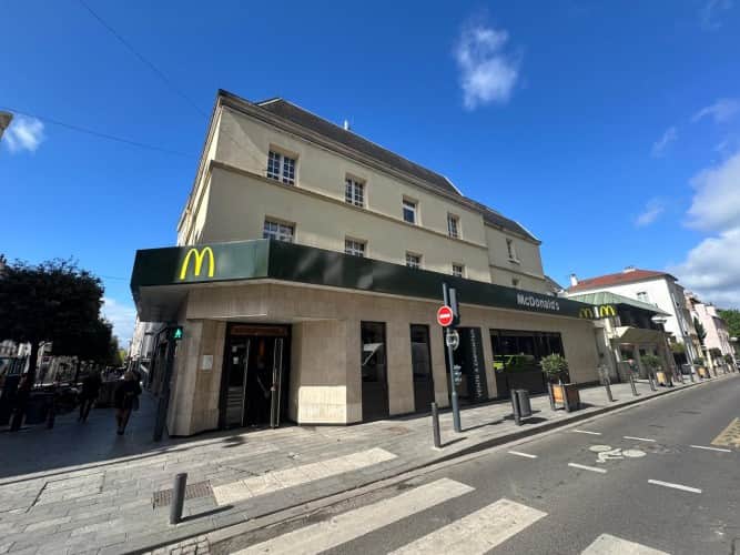Local commercial · 130 m² · Cession de bail — photo 1