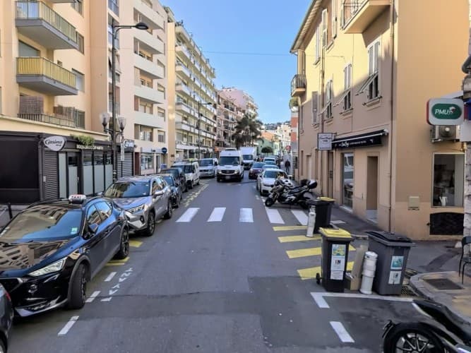 Local commercial · 80 m² · Location — photo 1