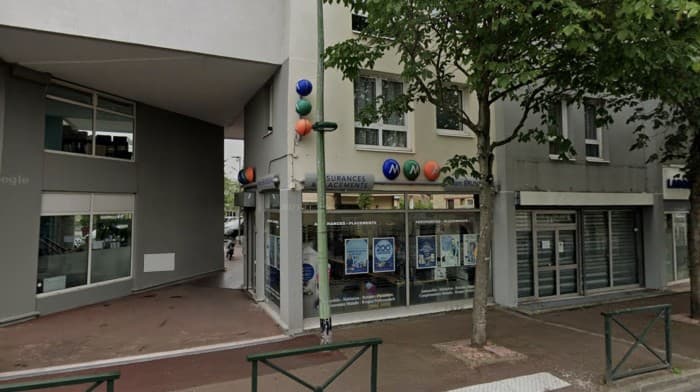 Local commercial · 37 m² · Location — photo 1