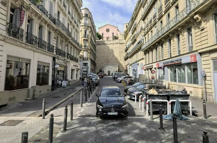 Murs commerciaux · 301 m² · Achat des murs — photo 1