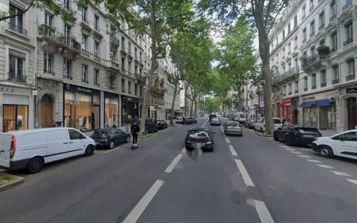 Local commercial · 143 m² · Cession de bail — photo 1