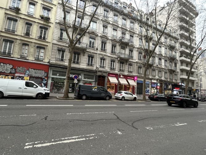 Local commercial · 130 m² · Location — photo 1