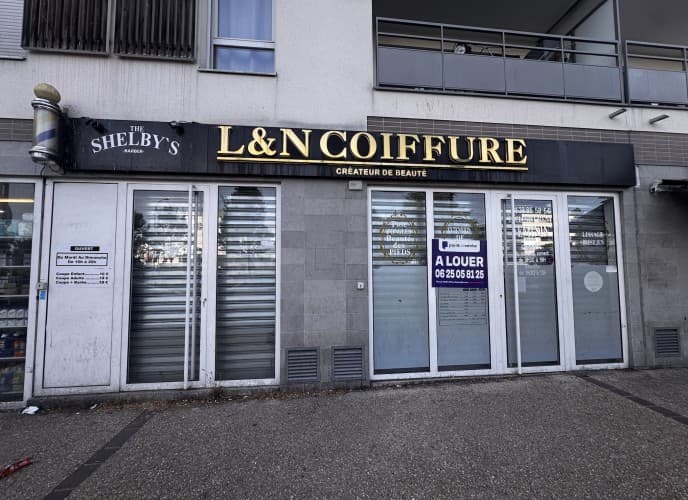 Local commercial · 152 m² · Location — photo 1
