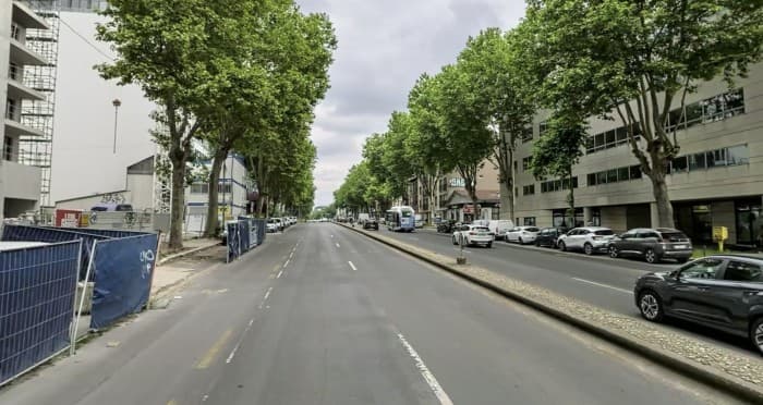 Local commercial · 256 m² · Location — photo 1