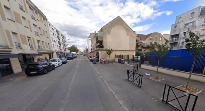 Local commercial · 239 m² · Location — photo 1