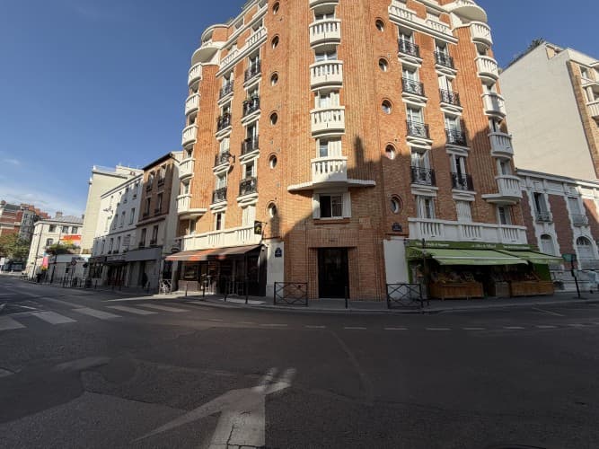 Murs commerciaux · 141 m² · Achat des murs — photo 1