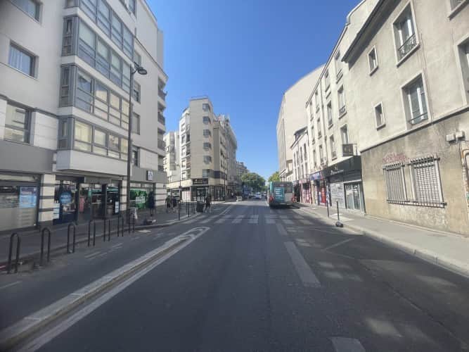Local commercial · 46 m² · Location — photo 1
